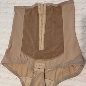 NWT Bellefit postpartum girdle, 2X